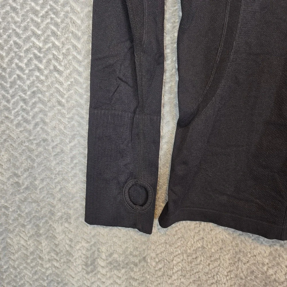 Lululemon Swiftly Tech Long Sleeve 2.0 Black Shirt Size 10 Thumbholes Activewear